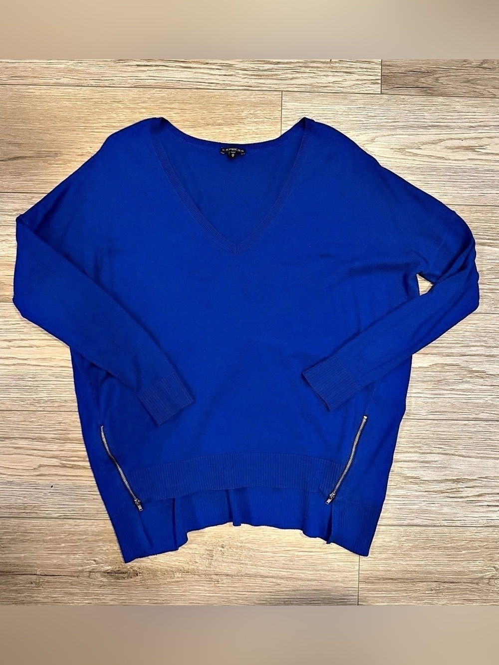 Express Women’s V-Neck Blue Zip Sweater